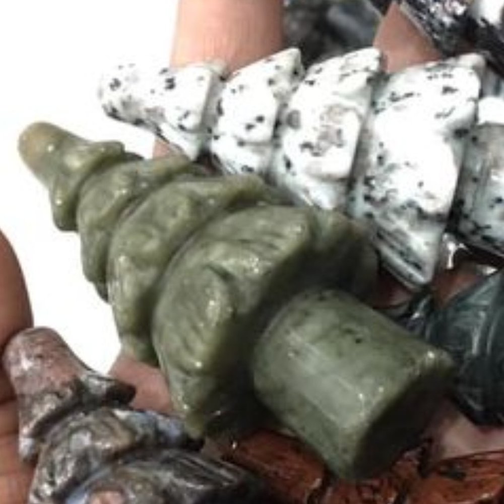1 Serpentine Jade  X-Mas Tree 4 inch